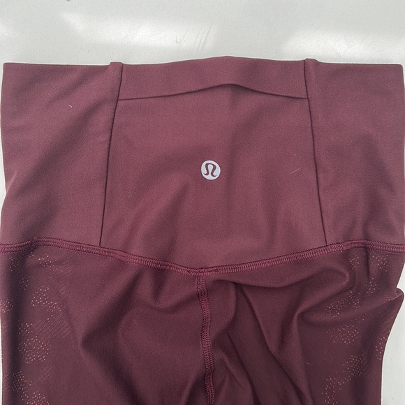 Lululemon Size 2 - Picture 3 of 3